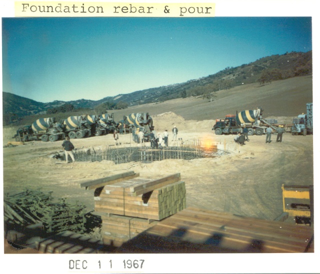 Jamesburg_Dec_11_1967_Pouring_concrete_for_antenna_footings.sized.jpg